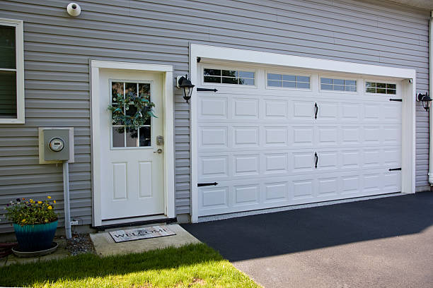 24/7 Emergency Garage Door Panel Replacement experts in Nemaha County County, KS